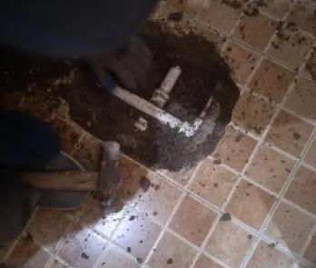 大连卫生间漏水维修公司为您分享下卫生间渗水如何处理及注意事项